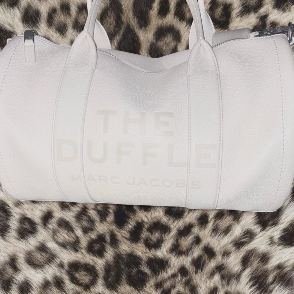 BASICALLY NEW Marc Jacobs White / Cream The Duffle Bag Calfskin NwT DustBag &Tag
